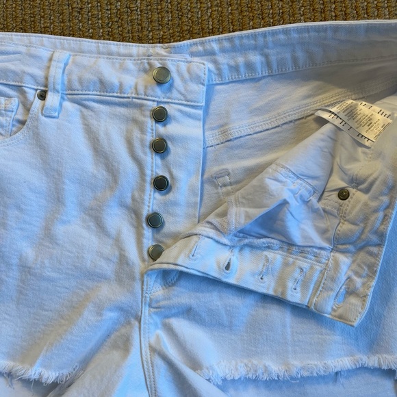 Good American Bombshell Short color White Frey Hem 038 Size 16 NWT - Picture 9 of 16